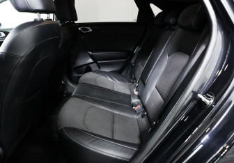 Подержанный автомобиль Kia Ceed Hatchback 2020 года (12 фото)