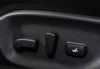 Подержанный автомобиль Infiniti Q50 2017 года (16 фото)