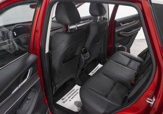 Подержанный автомобиль Exeed LX 2023 года (18 фото)