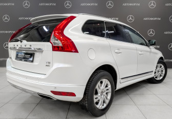 Подержанный автомобиль Volvo XC60 2017 года (5 фото)