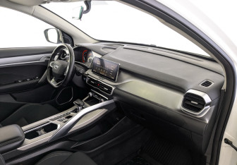 Подержанный автомобиль Geely Coolray 2023 года (11 фото)