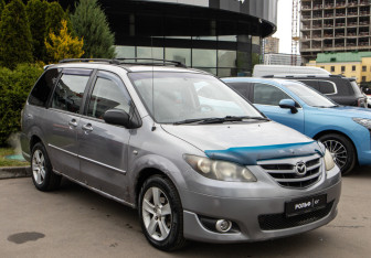 Подержанный автомобиль Mazda MPV 2004 года (2 фото)