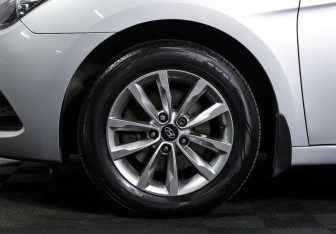 Подержанный автомобиль Hyundai i40 Sedan 2016 года (23 фото)