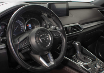 Подержанный автомобиль Mazda CX-9 2017 года (15 фото)