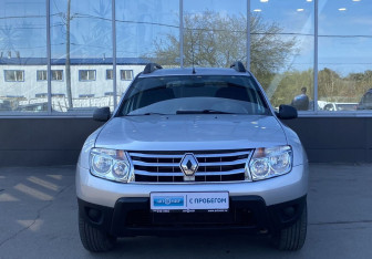 Подержанный автомобиль Renault Duster 2012 года (2 фото)