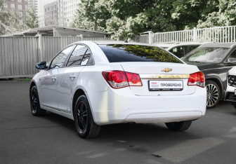 Подержанный автомобиль Chevrolet Cruze Sedan 2012 года (6 фото)
