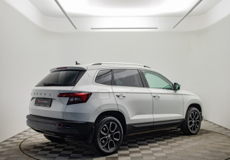 Подержанный автомобиль Skoda Karoq 2022 года (5 фото)