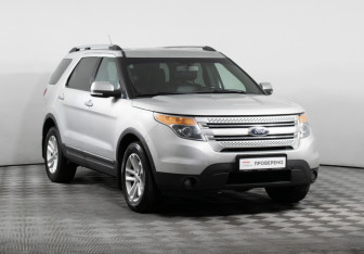 Подержанный автомобиль Ford Explorer 2013 года (3 фото)