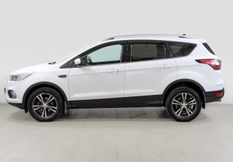 Подержанный автомобиль Ford Kuga 2017 года (8 фото)