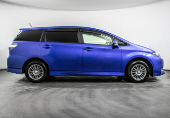 Подержанный автомобиль Toyota Wish Minivan 2014 года (4 фото)