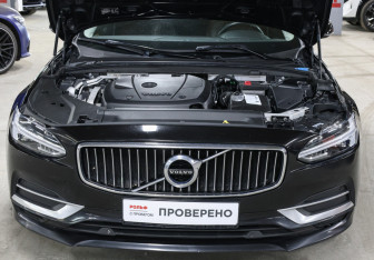 Подержанный автомобиль Volvo S90 2020 года (9 фото)