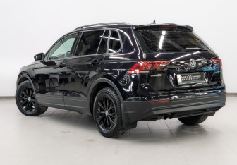 Подержанный автомобиль Volkswagen Tiguan 2020 года (7 фото)