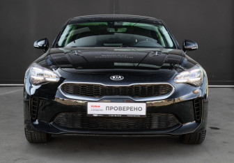 Подержанный автомобиль Kia Stinger 2021 года (2 фото)