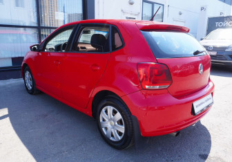 Подержанный автомобиль Volkswagen Polo Hatchback 2011 года (7 фото)