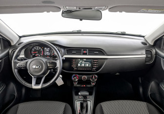 Подержанный автомобиль Kia Rio Sedan 2020 года (14 фото)