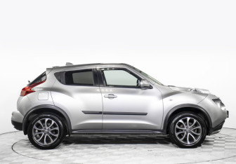 Подержанный автомобиль Nissan Juke 2013 года (4 фото)