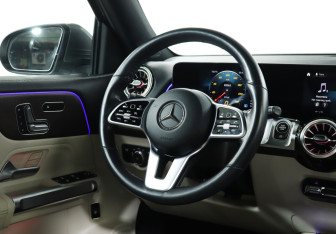Подержанный автомобиль Mercedes-Benz GLB 2021 года (15 фото)