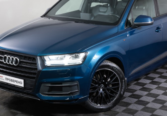 Подержанный автомобиль Audi Q7 2018 года (23 фото)