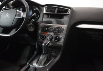 Подержанный автомобиль Citroen C4 Sedan 2020 года (14 фото)