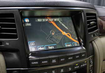 Подержанный автомобиль Lexus LX 2008 года (23 фото)