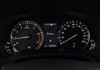 Подержанный автомобиль Lexus RX 2022 года (16 фото)