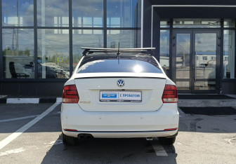 Подержанный автомобиль Volkswagen Polo Sedan 2018 года (6 фото)