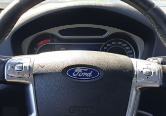 Подержанный автомобиль Ford Mondeo Sedan 2010 года (13 фото)