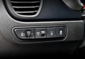 Подержанный автомобиль Kia Rio Hatchback 2021 года (27 фото)