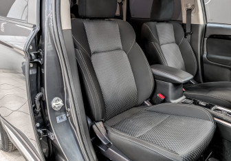 Подержанный автомобиль Mitsubishi Outlander 2022 года (23 фото)