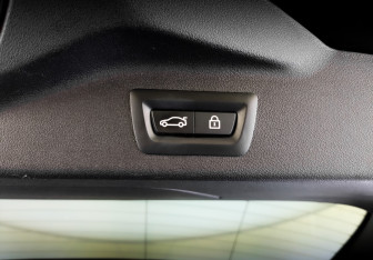 Подержанный автомобиль BMW X7 2021 года (27 фото)