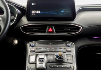 Подержанный автомобиль Hyundai Santa Fe 2021 года (15 фото)