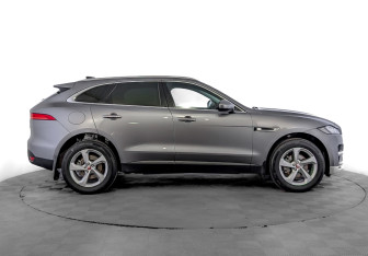 Подержанный автомобиль Jaguar F-Pace 2020 года (4 фото)