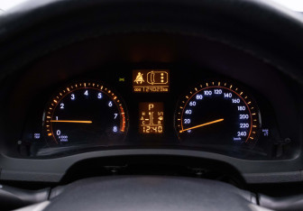 Подержанный автомобиль Toyota Avensis Sedan 2011 года (12 фото)