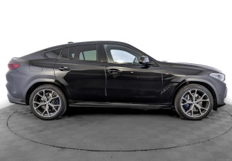 Подержанный автомобиль BMW X6 2021 года (4 фото)