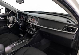 Подержанный автомобиль Kia Optima Sedan 2019 года (11 фото)