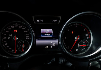 Подержанный автомобиль Mercedes-Benz GLE 2016 года (11 фото)