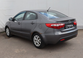Подержанный автомобиль Kia Rio Sedan 2012 года (6 фото)