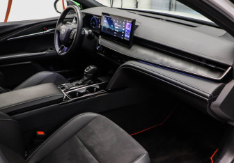 Подержанный автомобиль Toyota Camry Sedan 2024 года (18 фото)