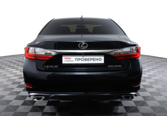 Подержанный автомобиль Lexus ES 2017 года (6 фото)