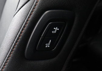 Подержанный автомобиль Toyota Camry Sedan 2022 года (12 фото)