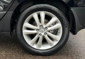 Подержанный автомобиль Hyundai ix35 2011 года (17 фото)