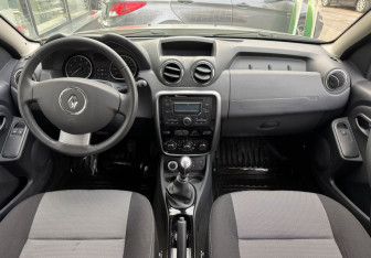 Подержанный автомобиль Renault Duster 2013 года (9 фото)