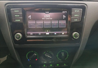 Подержанный автомобиль Skoda Rapid Liftback 2018 года (12 фото)