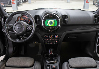 Подержанный автомобиль MINI Countryman 2020 года (14 фото)