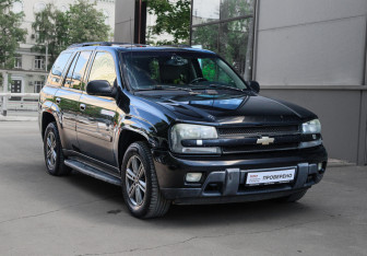 Подержанный автомобиль Chevrolet TrailBlazer 2005 года (3 фото)