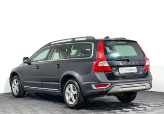 Подержанный автомобиль Volvo XC70 2008 года (7 фото)