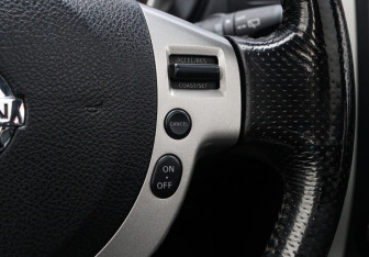 Подержанный автомобиль Nissan X-Trail 2010 года (18 фото)