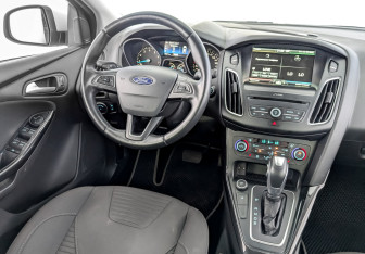 Подержанный автомобиль Ford Focus Sedan 2016 года (25 фото)