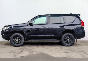 Подержанный автомобиль Toyota Land Cruiser Prado 2020 года (8 фото)