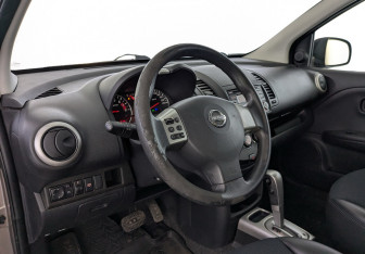 Подержанный автомобиль Nissan Note 2013 года (16 фото)